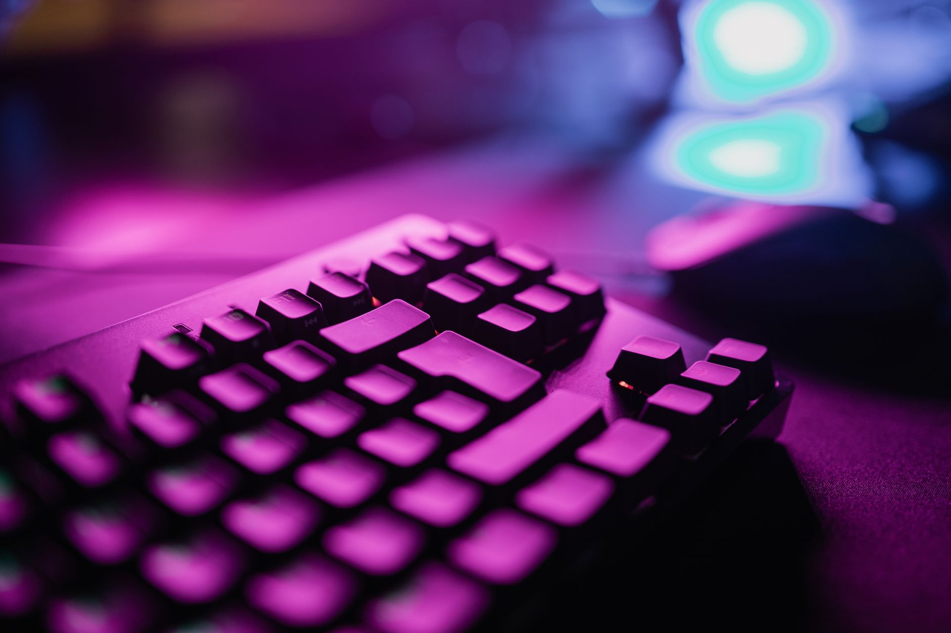 RGB Tastatur mit Neon Glow
